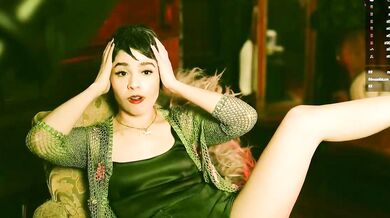 Watch J_O_A_N's seductive hips and Lovely breasts tease with sex toys