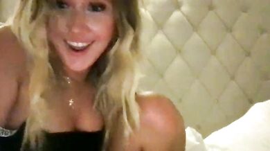 sophievip's stunning body is the perfect frame for a hot leaky video