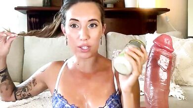 Taylorslittlekingdom records herself getting fucked on webcam chat