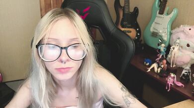 ElainLuv - Porn Video [Bongacams]: ravishing enchantress, splendid model, pounding sensations