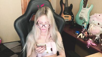 ElainLuv - Porn Video [Bongacams]: ravishing enchantress, splendid model, pounding sensations