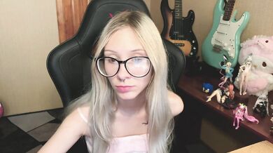 ElainLuv - Porn Video [Bongacams]: ravishing enchantress, splendid model, pounding sensations