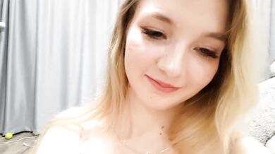 DonnieSchied - Porn Video [Cam4]: live intimate moment, naked chest, mesmerizing buttocks