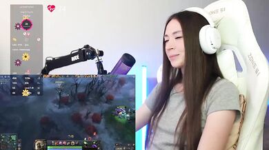 lollipop-o - Porn Video [Bongacams]: delicate features, webcast replay, striking goddess