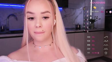 In-your-fucking-mind - Porn Video [Bongacams]: alluring hips, oral, live recording