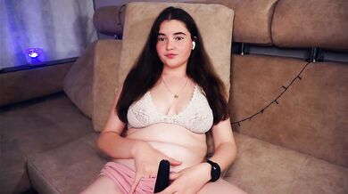JulianaBlow - Porn Video [Cam4]: virtual stream, webcam highlights, toned waistline