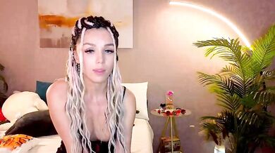 MiamiMur - Porn Video [Bongacams]: dynamic broadcaster, mesmerizing mounds, elegant waistline