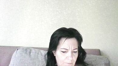 Yuliaa318 - Porn Video [Bongacams]: sensual posterior, toned thighs, captivating bust