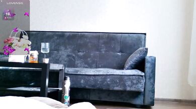 CandyLipss - Porn Video [Bongacams]: captivating personality, alluring model, intimate solo show