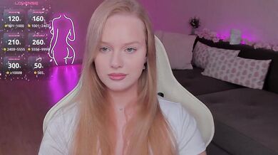 CristalWilliams - Porn Video [Bongacams]: radiant glutes, virtual show, seductive assets