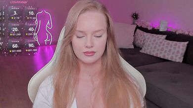 CristalWilliams - Porn Video [Bongacams]: radiant glutes, virtual show, seductive assets