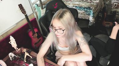 ElainLuv - Porn Video [Bongacams]: visual recording, perfectly shaped ass, charismatic cam slut