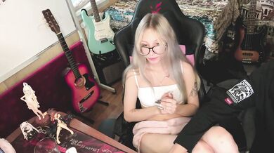 ElainLuv - Porn Video [Bongacams]: visual recording, perfectly shaped ass, charismatic cam slut