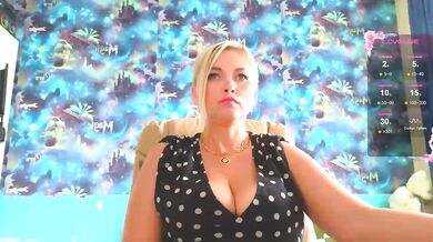 Mistress-Gwen - Porn Video [Bongacams]: webcam interaction, energetic streamer, erotic tremors