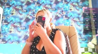 Mistress-Gwen - Porn Video [Bongacams]: webcam interaction, energetic streamer, erotic tremors