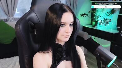 KiraLiLime - Porn Video [Bongacams]: luscious glutes, popular internet personality, enchanting derriere