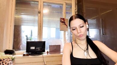 ErminiaBrooms - Porn Video [Cam4]: lovely stunner, slut, vibrant performer