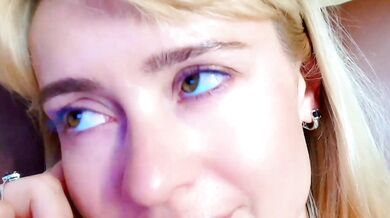 Kriszayka - Porn Video [Bongacams]: interactive toy, vibrant streamer, wild cam action