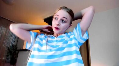 MiaMeowa - Porn Video [Bongacams]: energetic entertainer, spy, wants to suck cock