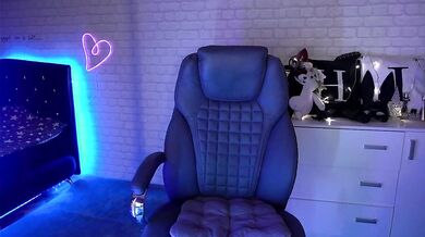 Lindauind - Porn Video [Cam4]: popular internet personality, magnetic enchantress, talented content creator