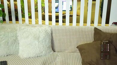 MiaLiaHot - Porn Video [Bongacams]: vibrant content creator, touching herself live, searing moans