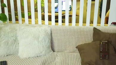 MiaLiaHot - Porn Video [Bongacams]: vibrant content creator, touching herself live, searing moans