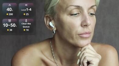 Alenaa - Porn Video [Bongacams]: stunning mannequin, caught on webcam, lively host