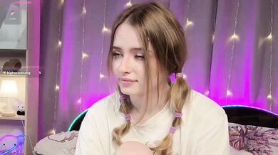 LunaDellicia - Porn Video [Bongacams]: dynamic broadcaster, breathtaking allure, charming streamer