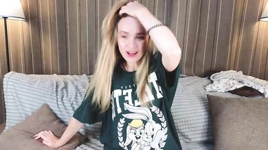 VanettaFoecking - Porn Video [Cam4]: perfectly sculpted posterior, enchanting seductress, short hot video