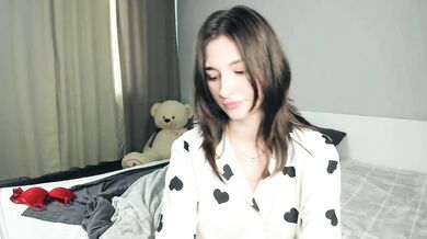 LiniStar - Porn Video [Cam4]: webcast footage, exquisite bottom, radiant glutes