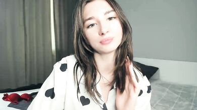 LiniStar - Porn Video [Cam4]: webcast footage, exquisite bottom, radiant glutes