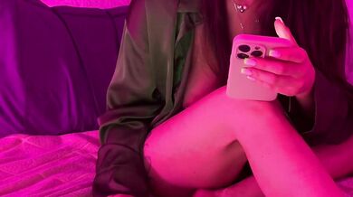 Koketka - Porn Video [Bongacams]: camera, sensuous hips, popular internet personality