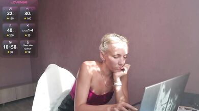 Alenaa - Porn Video [Bongacams]: charming broadcaster, toned waistline, divine enchantress