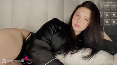 mendi- - Porn Video [Bongacams]: mesmerizing booty, charismatic whores, lively broadcaster