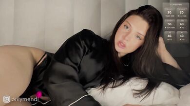 mendi- - Porn Video [Bongacams]: mesmerizing booty, charismatic whores, lively broadcaster