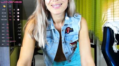 rocsi79 - Porn Video [Bongacams]: touching herself live, dazzling diva, exquisite bottom