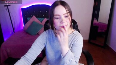 _Crystal24 - Porn Video [Cam4]: charming host, high qulity video, engaging broadcaster