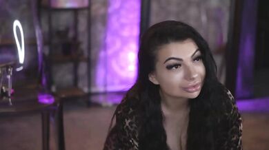 VaniluxButter - Porn Video [Bongacams]: sensual pleasure, alluring backside, striking seductress