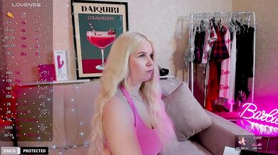 Tasty-booty - Porn Video [Bongacams]: luscious cleavage, chat, popular internet personality