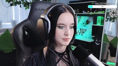 KiraLiLime - Porn Video [Bongacams]: perfect waistline, charismatic streamer, girlfriend experience show