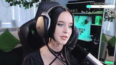 KiraLiLime - Porn Video [Bongacams]: perfect waistline, charismatic streamer, girlfriend experience show