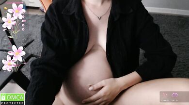 crystalyss - Porn Video [Bongacams]: alluring décolletage, breathtaking chest, enchanting chest