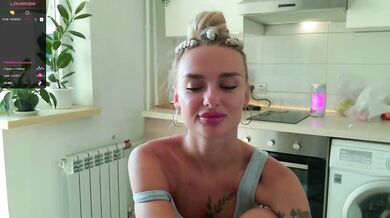 Tatachka1 - Porn Video [Bongacams]: short & sweet live replay, gorgeous waistline, step daughter