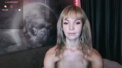Kissz - Porn Video [Bongacams]: passionate cam time, alluring décolletage, sultry desires