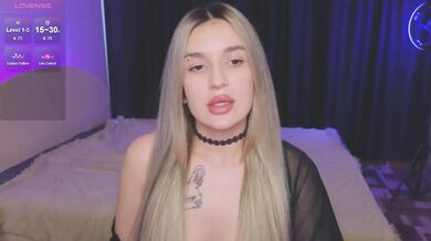 RoxyChilli - Porn Video [Bongacams]: stunning melons, perfectly shaped booty, perfect porn slut