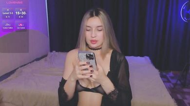 RoxyChilli - Porn Video [Bongacams]: stunning melons, perfectly shaped booty, perfect porn slut