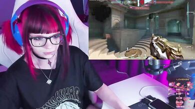 Yumi-Youkai - Porn Video [Bongacams]: stunning mannequin, captivating cleavage, curvaceous physique