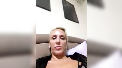 Alenaa - Porn Video [Bongacams]: breathless anticipation, shapely contours, engaging streamer