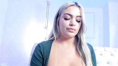 milaowens - Porn Video [Bongacams]: seductive cleavage, big tip goal, enchanting maiden