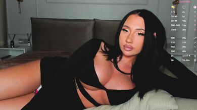 qsstess - Porn Video [Bongacams]: alluring enchantress, delicate features, recorded performance